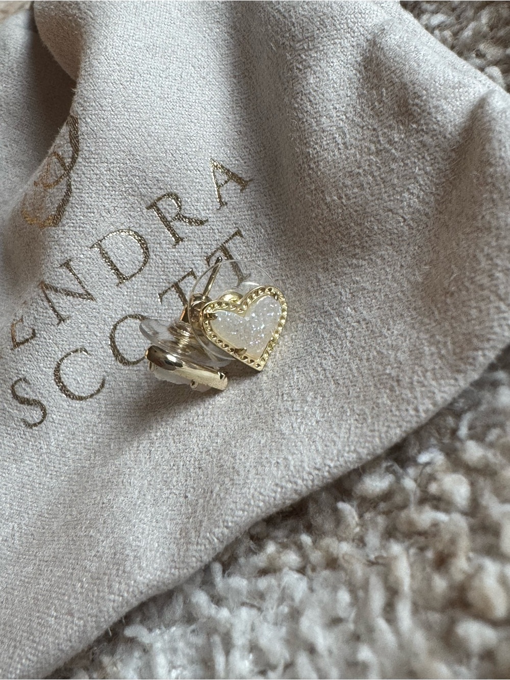 Kendra Scott heart studs
